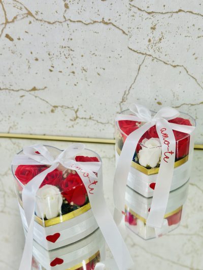 Caixa coração com rosas de sabão